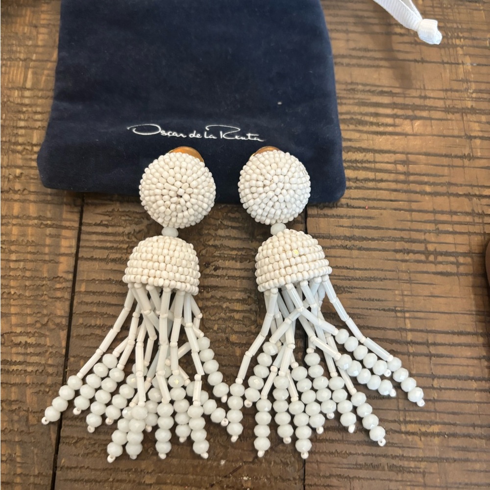 Oscar de la renta clip on earrings. Retail 425